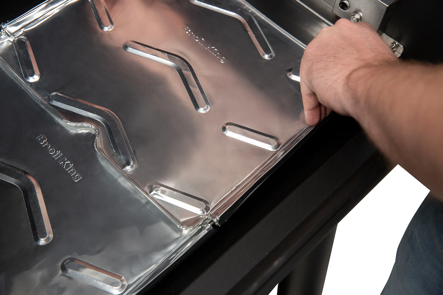 Broil King Aluminium Tropfeinlagen Für Pellet Smoker 6er Pack 2 Broil King Aluminium Tropfeinlagen Für Pellet Smoker 6er Pack – Bild 2