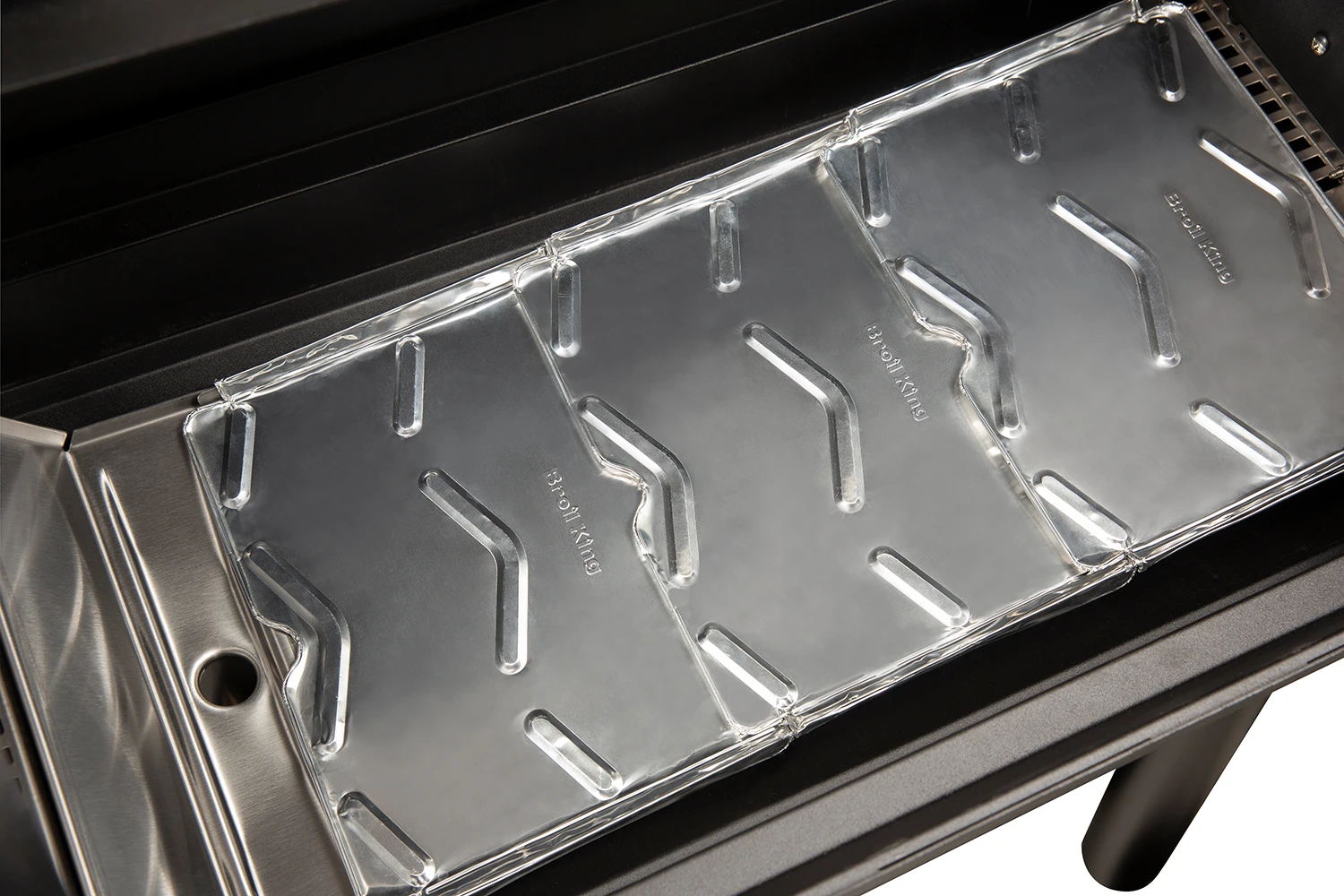 Broil King Aluminium Tropfeinlagen Für Pellet Smoker 6er Pack 4 Broil King Aluminium Tropfeinlagen Für Pellet Smoker 6er Pack – Bild 4