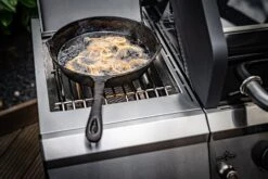 Grillfürst G621E 6-Brenner Edelstahl-Gasgrill Mit Hochtemperaturbrenner, Heckbrenner Und Edelstahl Rosten - X-DEAL Inkl. Zubehörpaket -Küchengrill Angebote Grillfuerst Gasgrill G621E Gusspfanne Steakzone