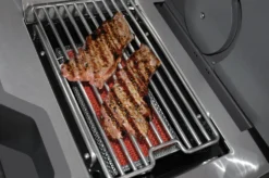 Napoleon Prestige Pro 665-3 Edelstahl Gasgrill, Erdgas Inkl. Drehspieß - Modell 2023 -Küchengrill Angebote Napoleon Prestige Pro Sizzle Zone Steaks 2