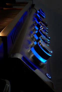 Napoleon Prestige Pro 665-3 Edelstahl Gasgrill, Erdgas Inkl. Drehspieß - Modell 2023 -Küchengrill Angebote Napoleon Prestige Pro beleuchtere Drehregler blau 1