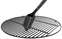 Outdoorchef Grillbürste Mit Nylonborsten Groß, 44,5 Cm -Küchengrill Angebote Outdoorchef Grillbuerste Nylonborsten gross Anwendung02