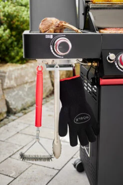 Rösle Videro G2-S VARIO+ Schwarz Gasgrill - FC Bayern Edition -Küchengrill Angebote Roesle FC Bayern Videro Grill Prime Zone Besteckhaken