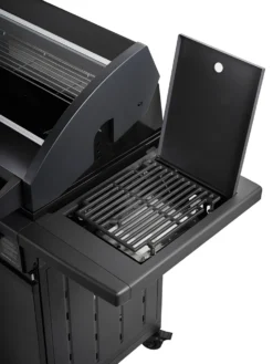 Rösle Gasgrill Magnum PRO G4-S - X-DEAL Inkl. Abdeckhaube, Gusseisen Grillplatte Und Drehspieß - Modell 2023 -Küchengrill Angebote Roesle Gagsrill Magnum Pro Prime Zone offen2 1