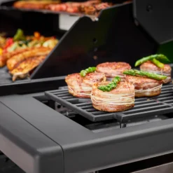 Rösle Gasgrill Magnum PRO G4-S - X-DEAL Inkl. Abdeckhaube, Gusseisen Grillplatte Und Drehspieß - Modell 2023 -Küchengrill Angebote Roesle Magnum Pro Gasgrill Prime Zone 1