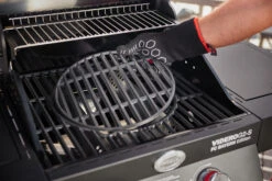 Rösle Videro G2-S VARIO+ Schwarz Gasgrill - FC Bayern Edition -Küchengrill Angebote Roesle Videro G2 S Vario Grillrost FC Bayern Edition