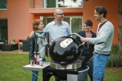 Napoleon Holzkohlegrill Kugelgrill Ø 57cm Im Rollwagen Mit Gussrost Und Deckelscharnier PRO22K-Cart-2 21 Napoleon Holzkohlegrill Kugelgrill Ø 57cm Im Rollwagen Mit Gussrost Und Deckelscharnier PRO22K-Cart-2 -Küchengrill Angebote napoleon grill PRO22K CART 2