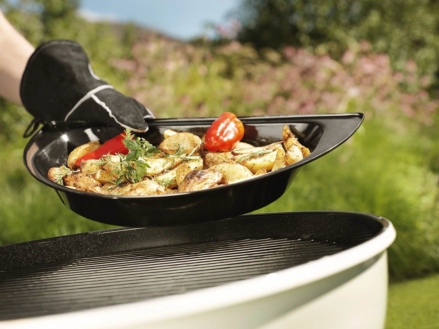 Outdoorchef Gourmet Halbmond Kochset / Grillschalen Porzellanemailliert / 2 Teilig 2 Outdoorchef Gourmet Halbmond Kochset / Grillschalen Porzellanemailliert / 2 Teilig – Bild 2